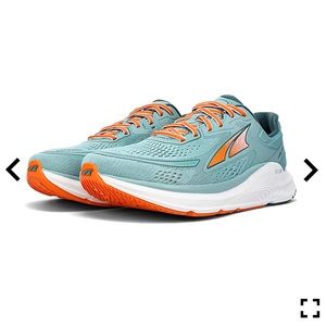 Altra Paradigm 6 ego max running shoes Size 9. Dusty teal and Orange